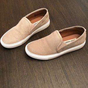 Steve Madden slips on shoes